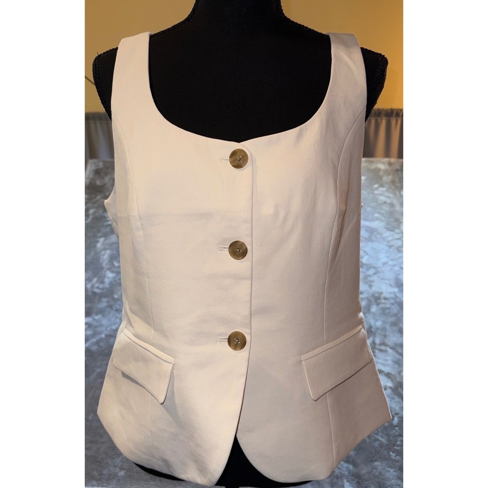 A New Day Tailored Vest Womens M Cream NEW Button Front Scoop Neck Lined Pocket